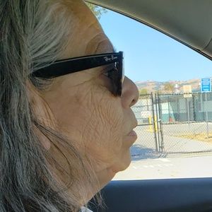 Meet your Posher, Eloysa